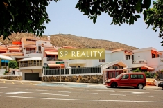 Great opportunity! For sale modern stylish apartment with spacious terrace in Los Cristianos! Ideal for holiday rental!