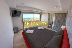 This exceptional luxury villa is a work of sophistication and comfort and is perfectly positioned to enjoy panoramic ocean views.