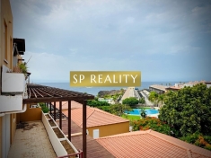 For sale spacious 2 bedroom, 2 bathroom apartment, with ocean views, in the Golf del Sur area! Ideal for investment!